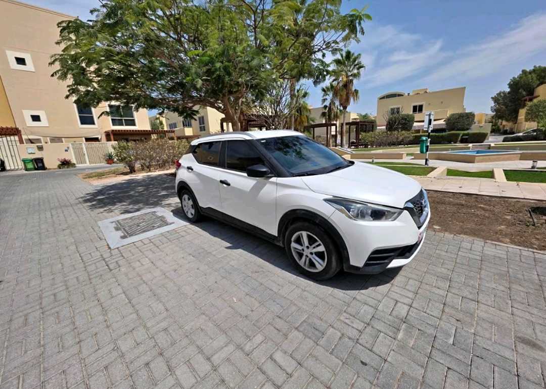 Car Image 2019 NISSAN KICKS 