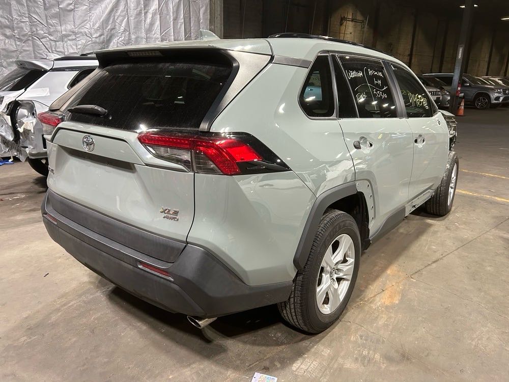 Car Image 2019 TOYOTA RAV4