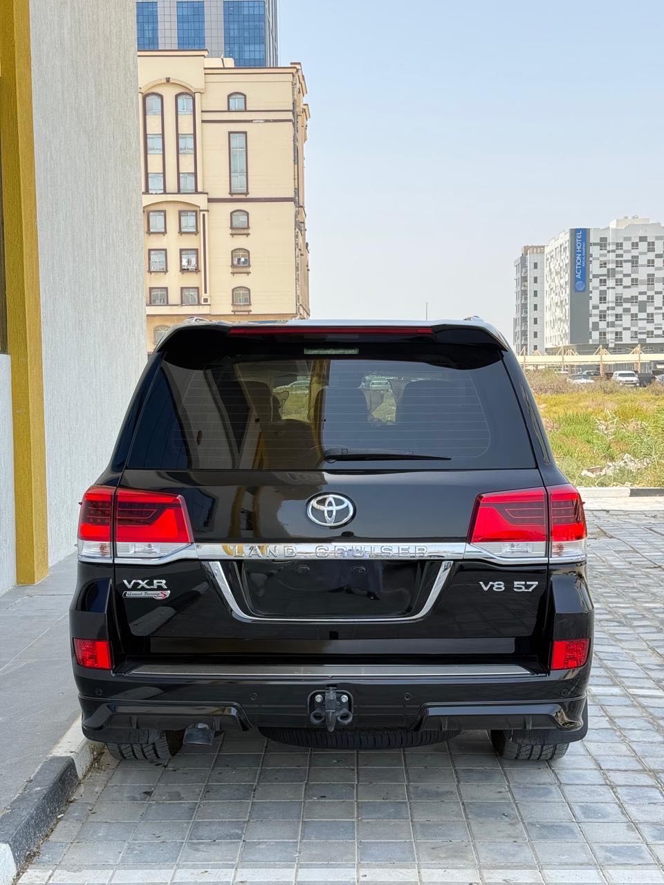 Car Image 2019 TOYOTA LAND CRUISER VX.R