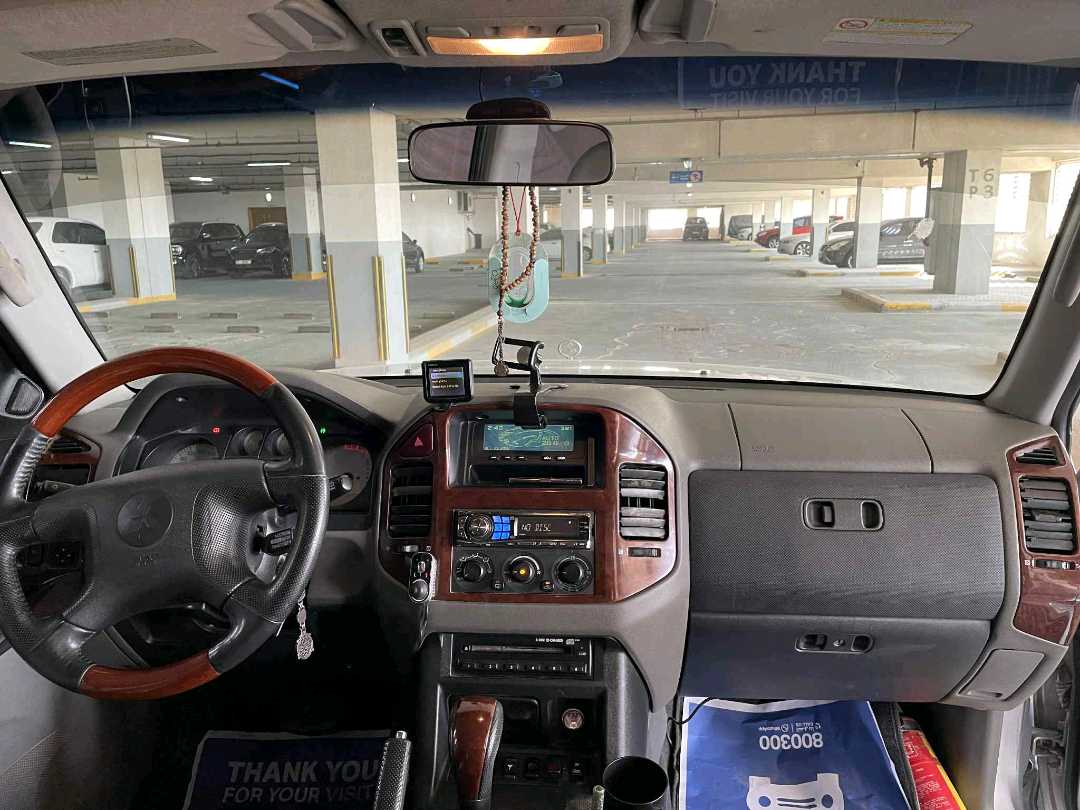Car Image 2006 MITSUBISHI PAJERO 