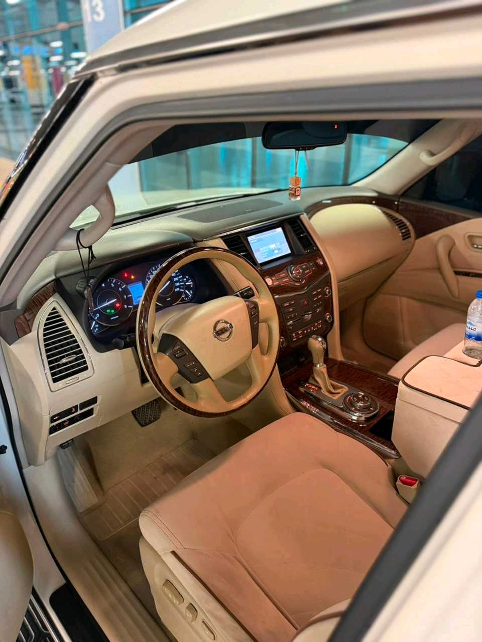 Car Image 2014 NISSAN PATROL LE