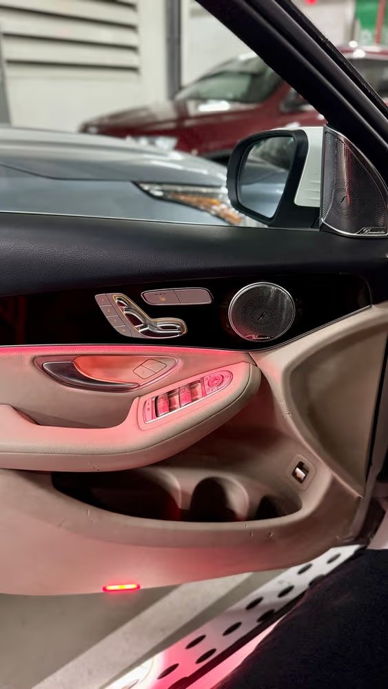 Car Image 2022 MERCEDES GLC CLASS 