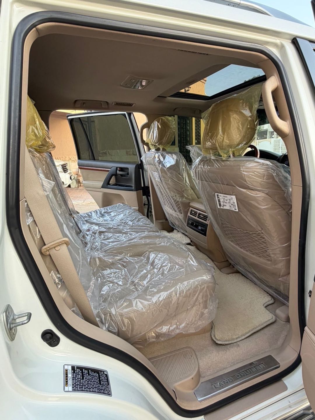 Car Image 2013 TOYOTA LAND CRUISER GX.R