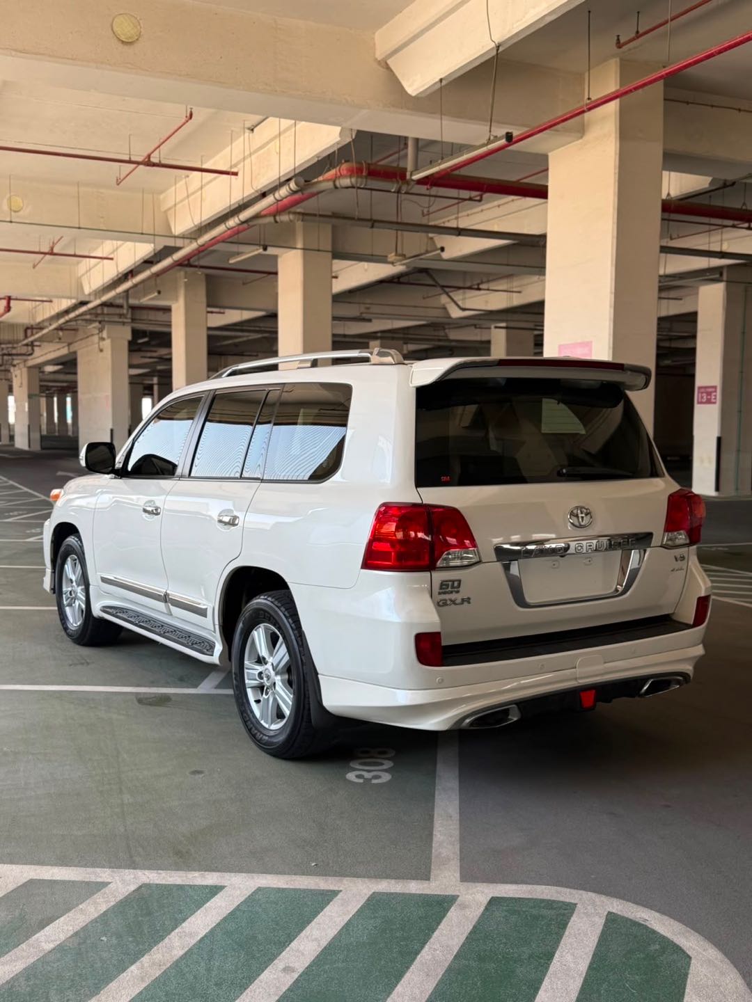 Car Image 2015 TOYOTA LAND CRUISER GX.R