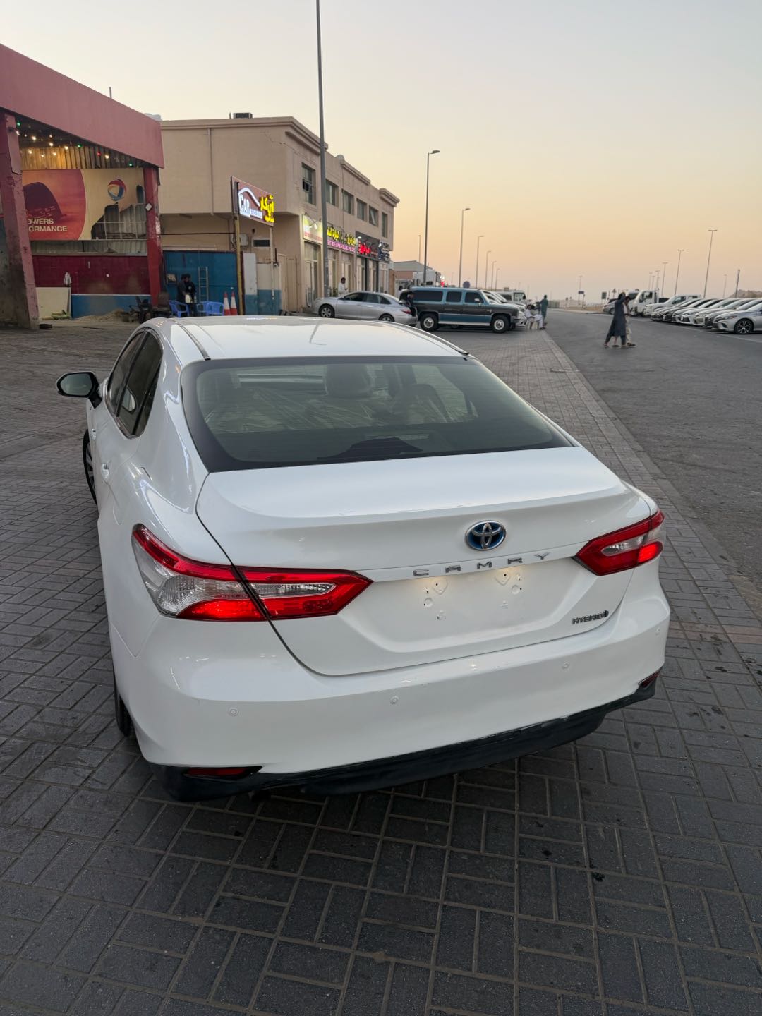 Car Image 2019 TOYOTA CAMRY LE