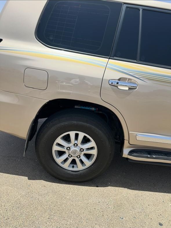 Car Image 2014 TOYOTA LAND CRUISER VX.R