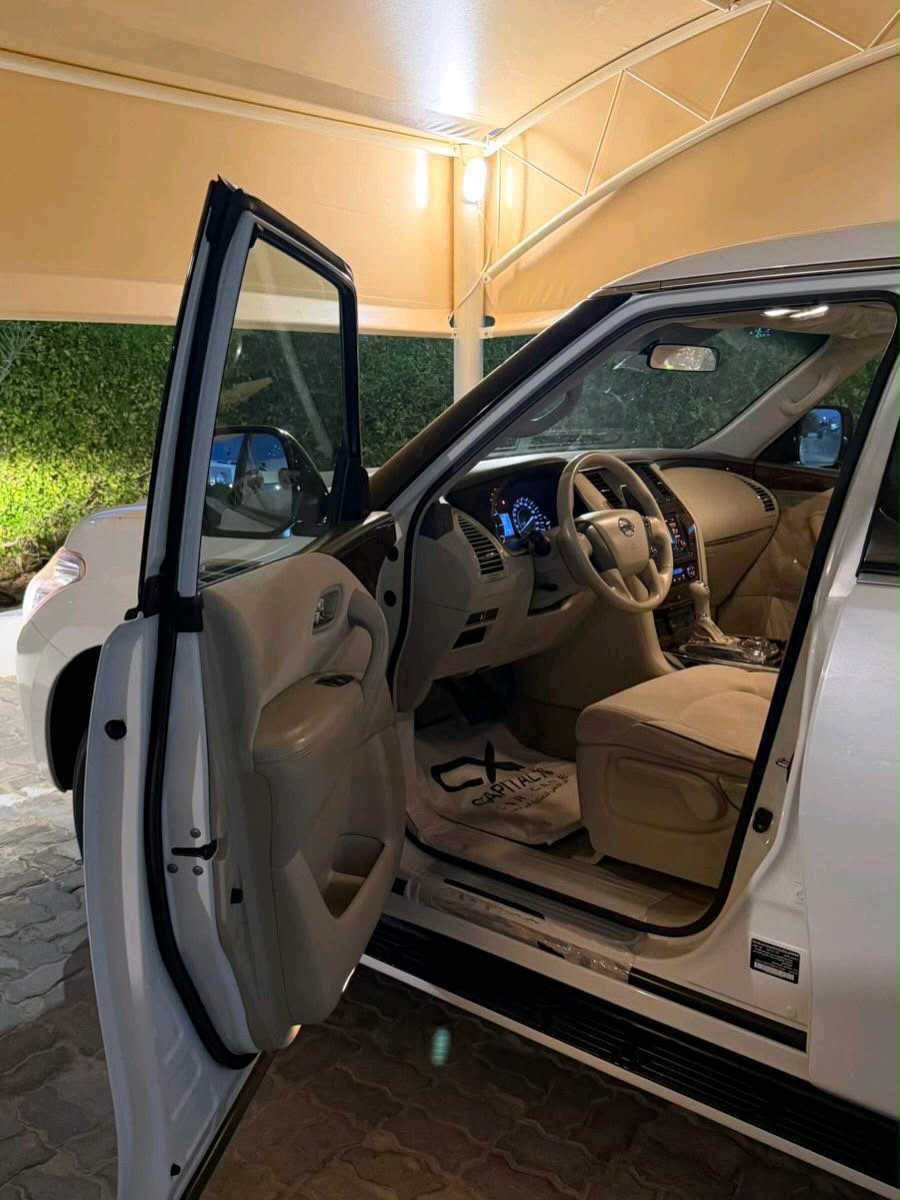 Car Image 2016 NISSAN PATROL XE