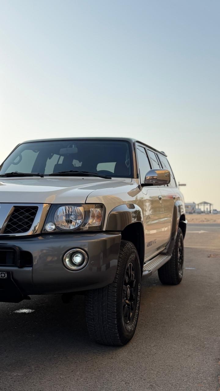 Car Image 2019 NISSAN SAFARI 