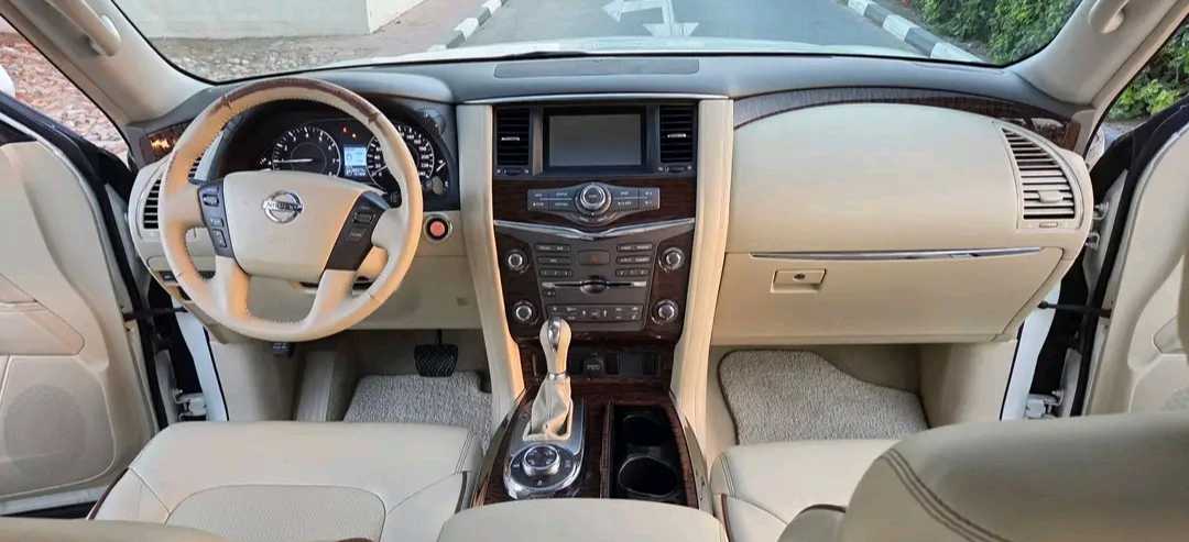 Car Image 2014 NISSAN PATROL LE