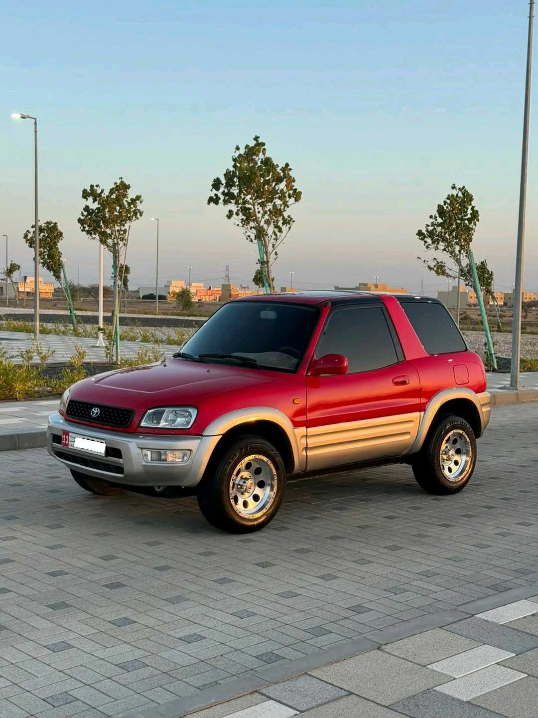 Car Image 1999 TOYOTA RAV4 