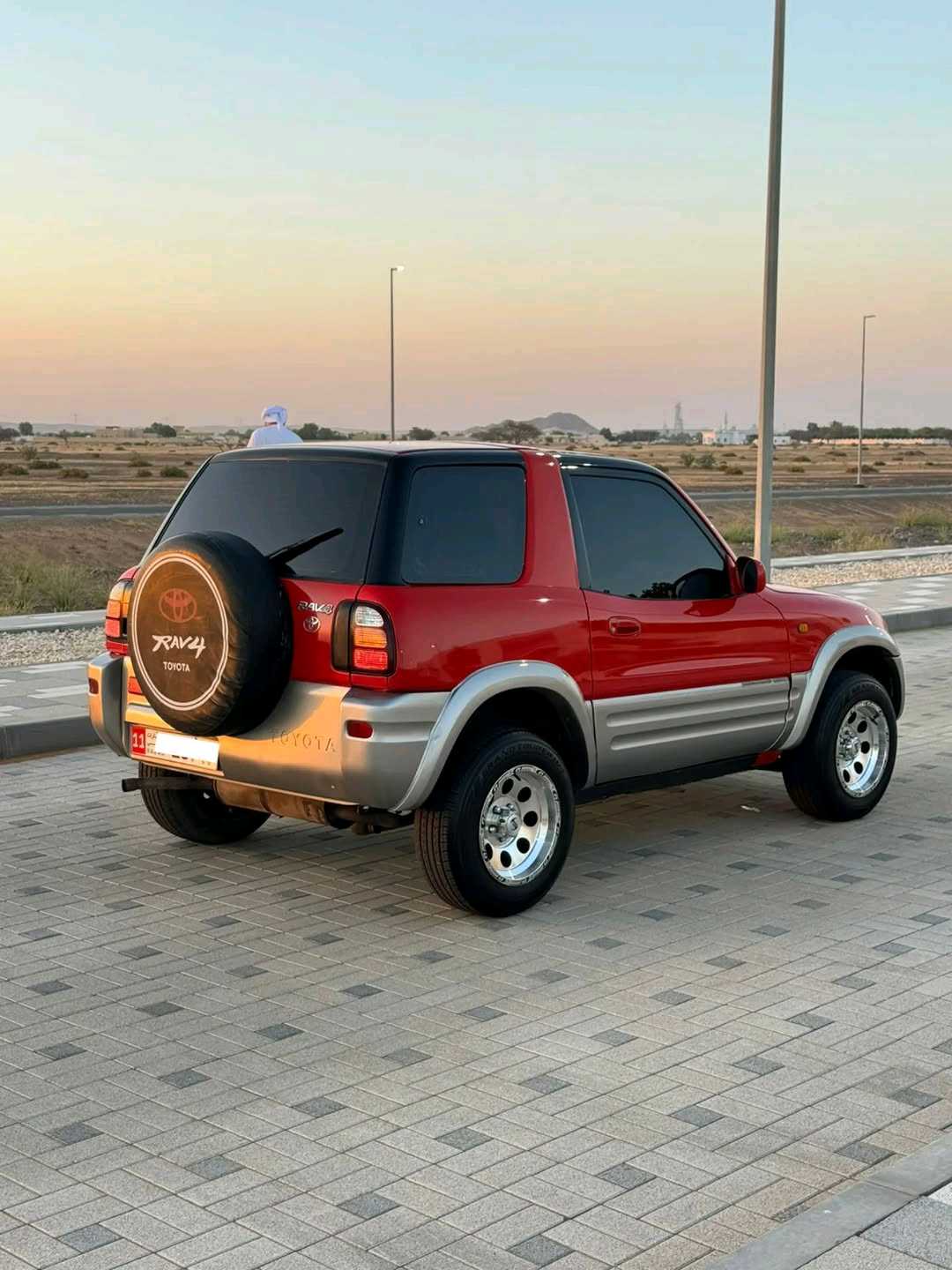 Car Image 1999 TOYOTA RAV4 