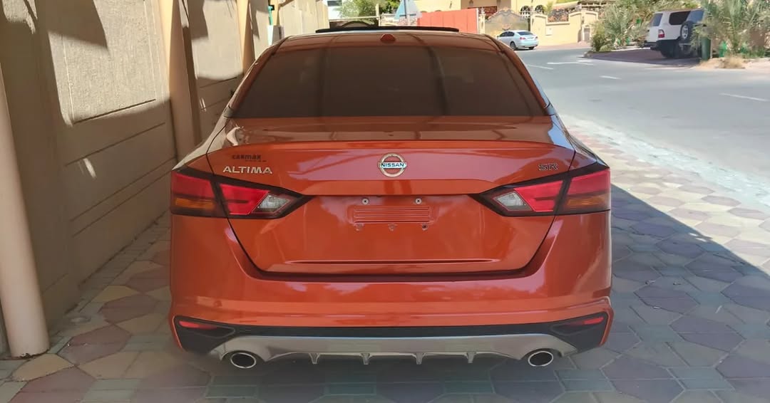 Car Image 2019 NISSAN ALTIMA SR