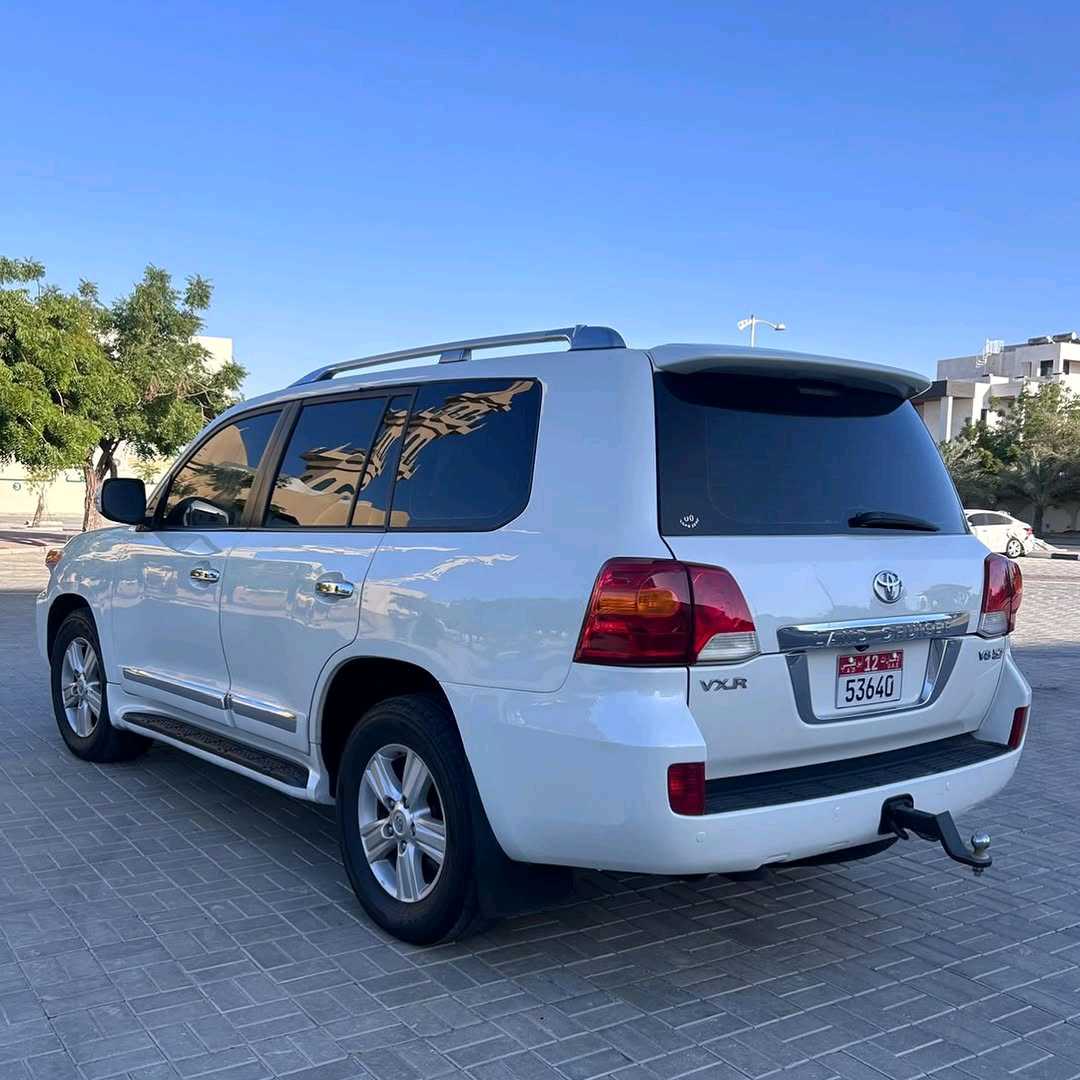Car Image 2015 TOYOTA LAND CRUISER VX.R