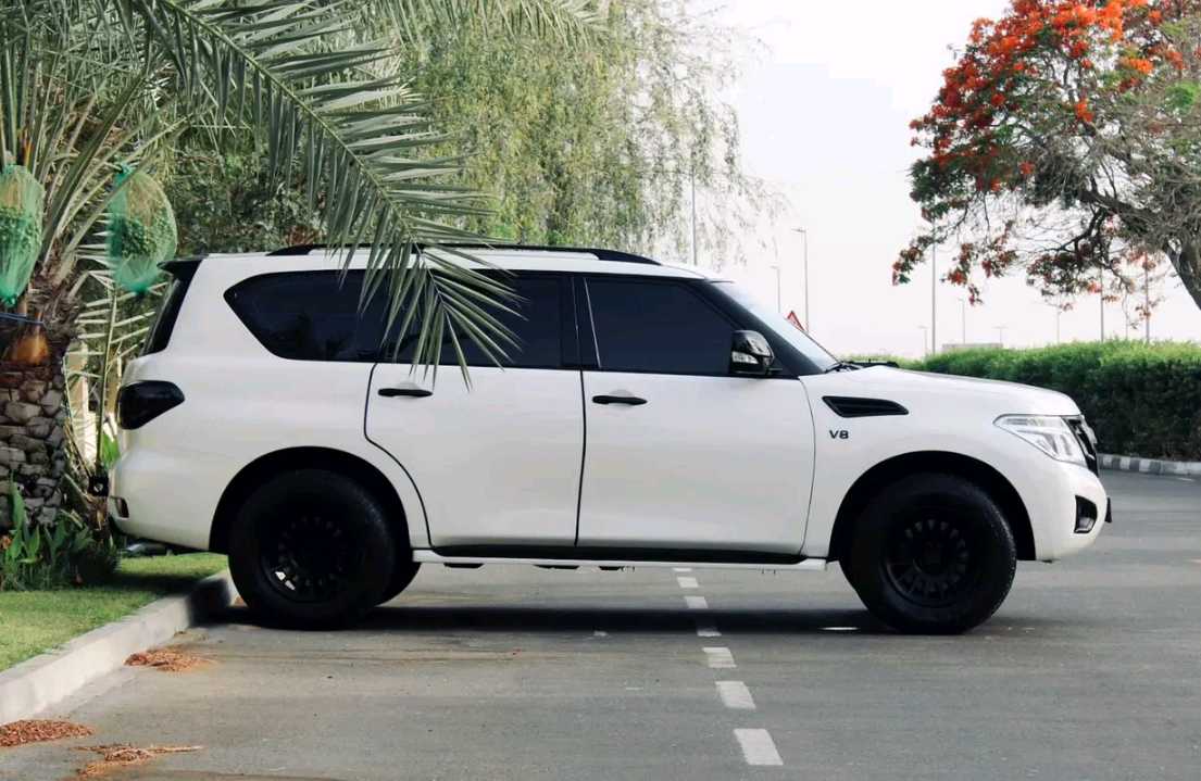 Car Image 2016 NISSAN PATROL SE