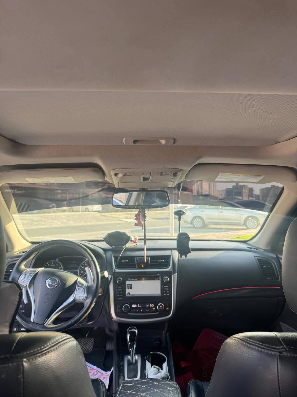Car Image 2017 NISSAN ALTIMA SL