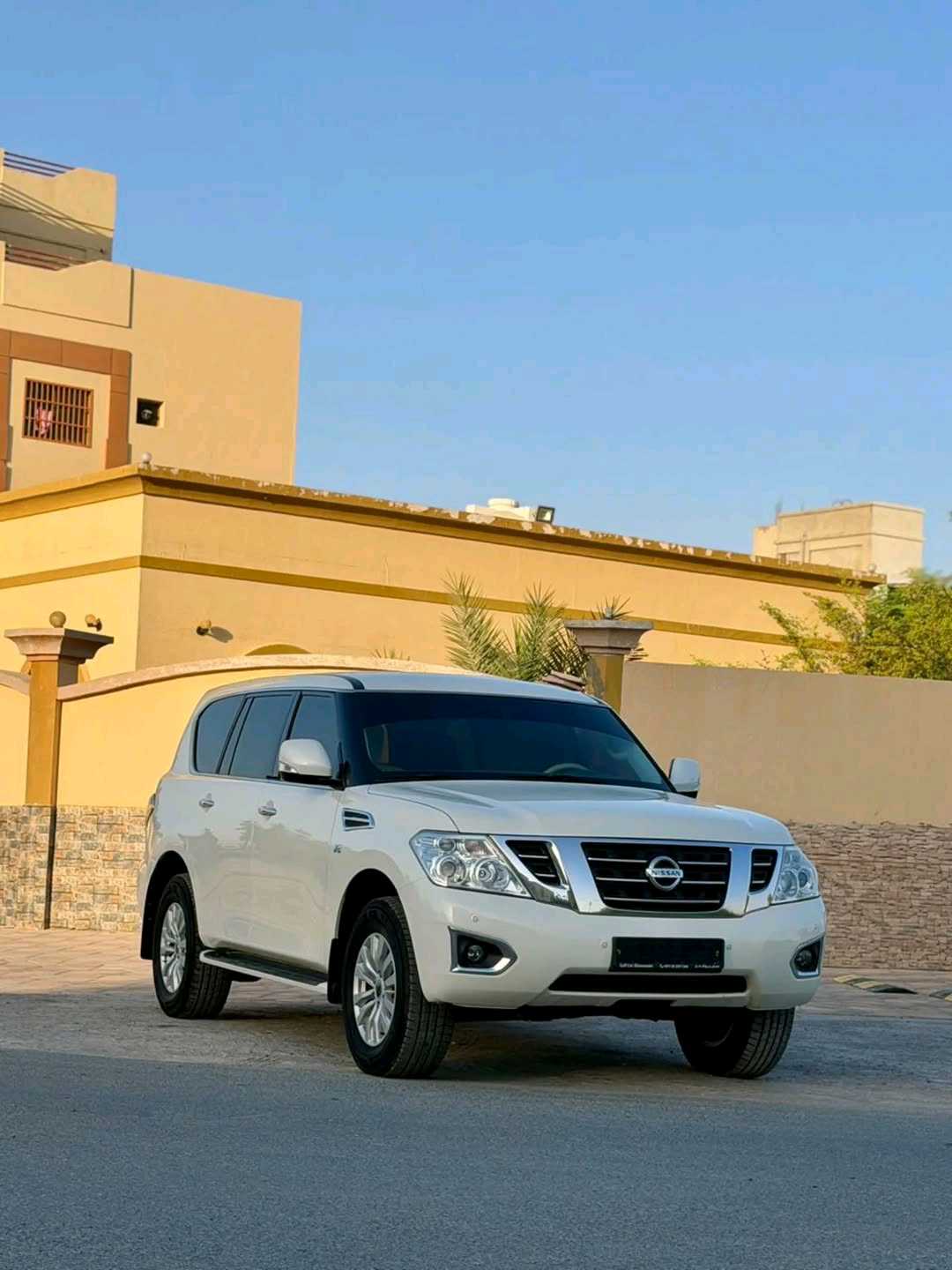 Car Image 2014 NISSAN PATROL SE