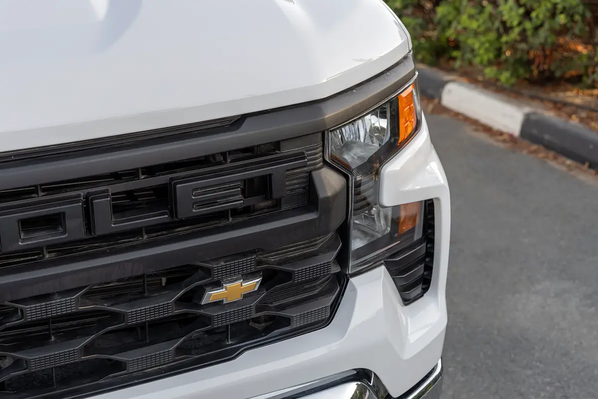 Car Image 2025 CHEVROLET SILVERADO 
