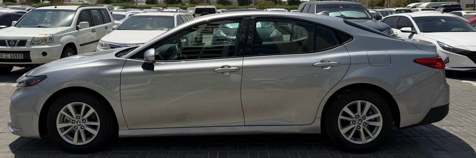 Car Image 2025 TOYOTA CAMRY LE