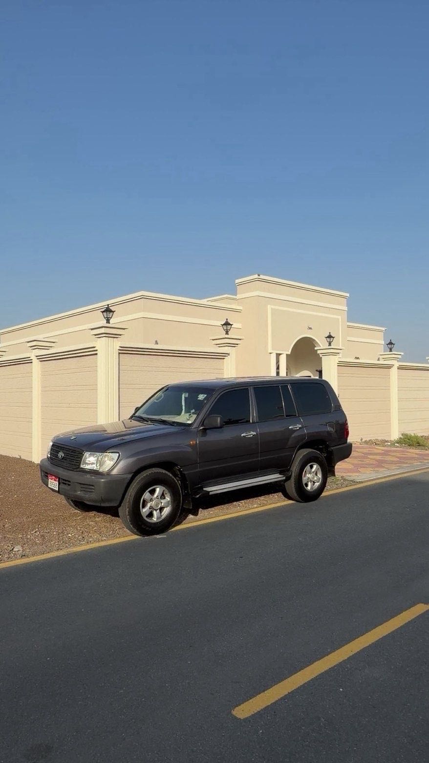 Car Image 1998 TOYOTA LAND CRUISER GX