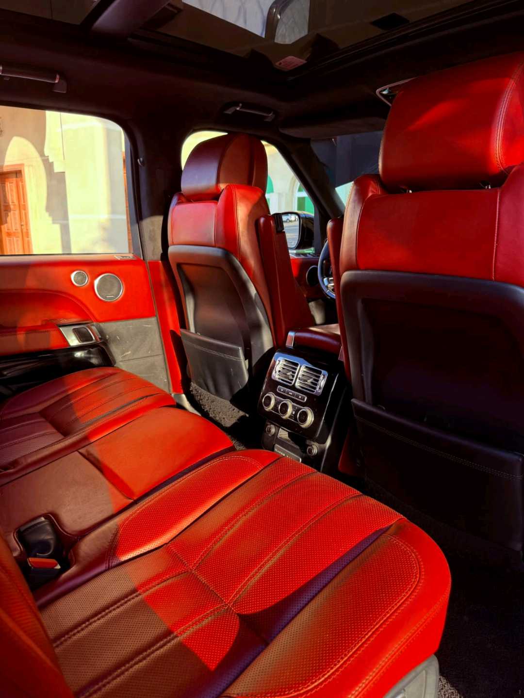 Car Image 2014 LAND ROVER VOGUE 