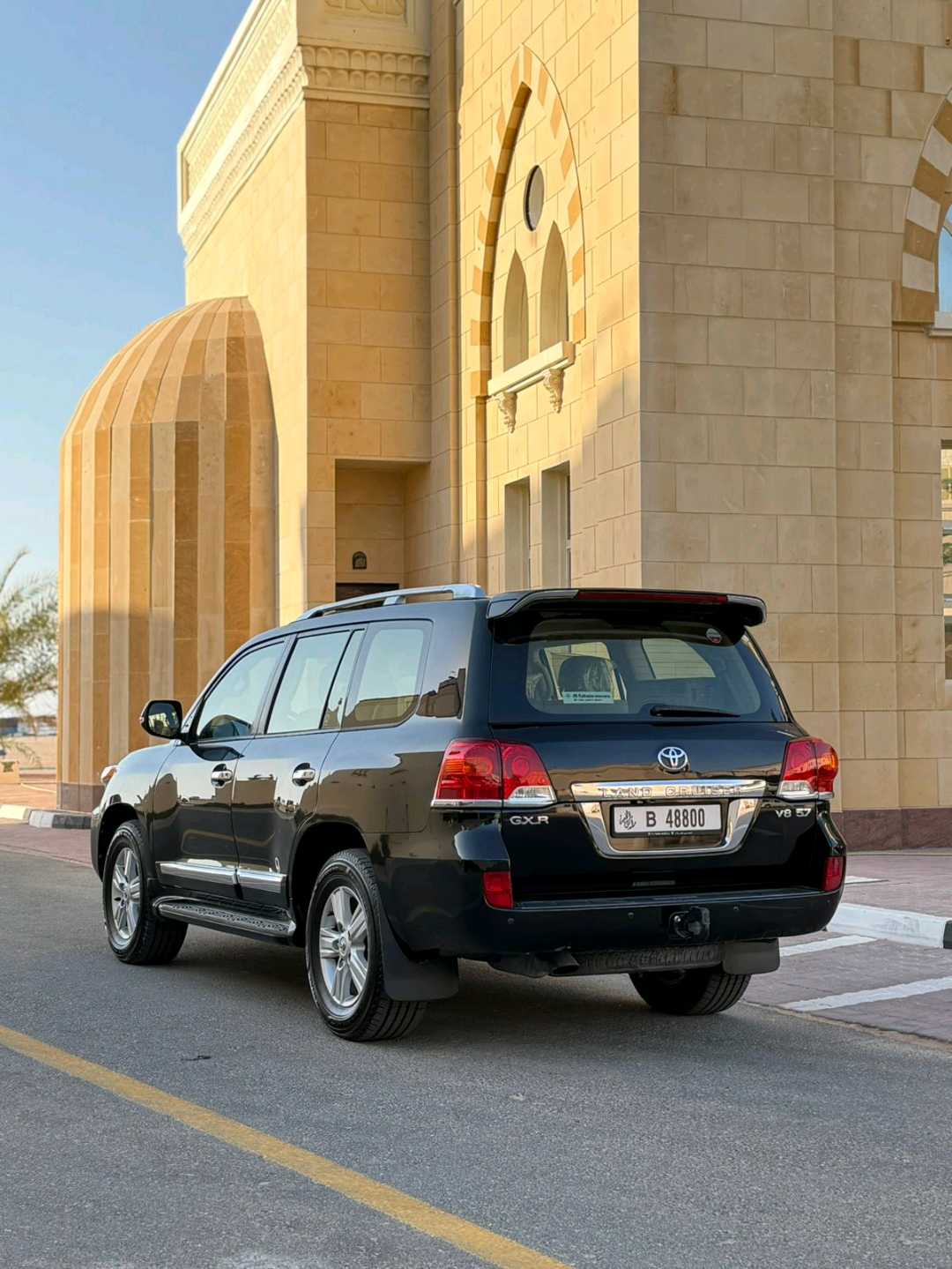Car Image 2015 TOYOTA LAND CRUISER GX.R
