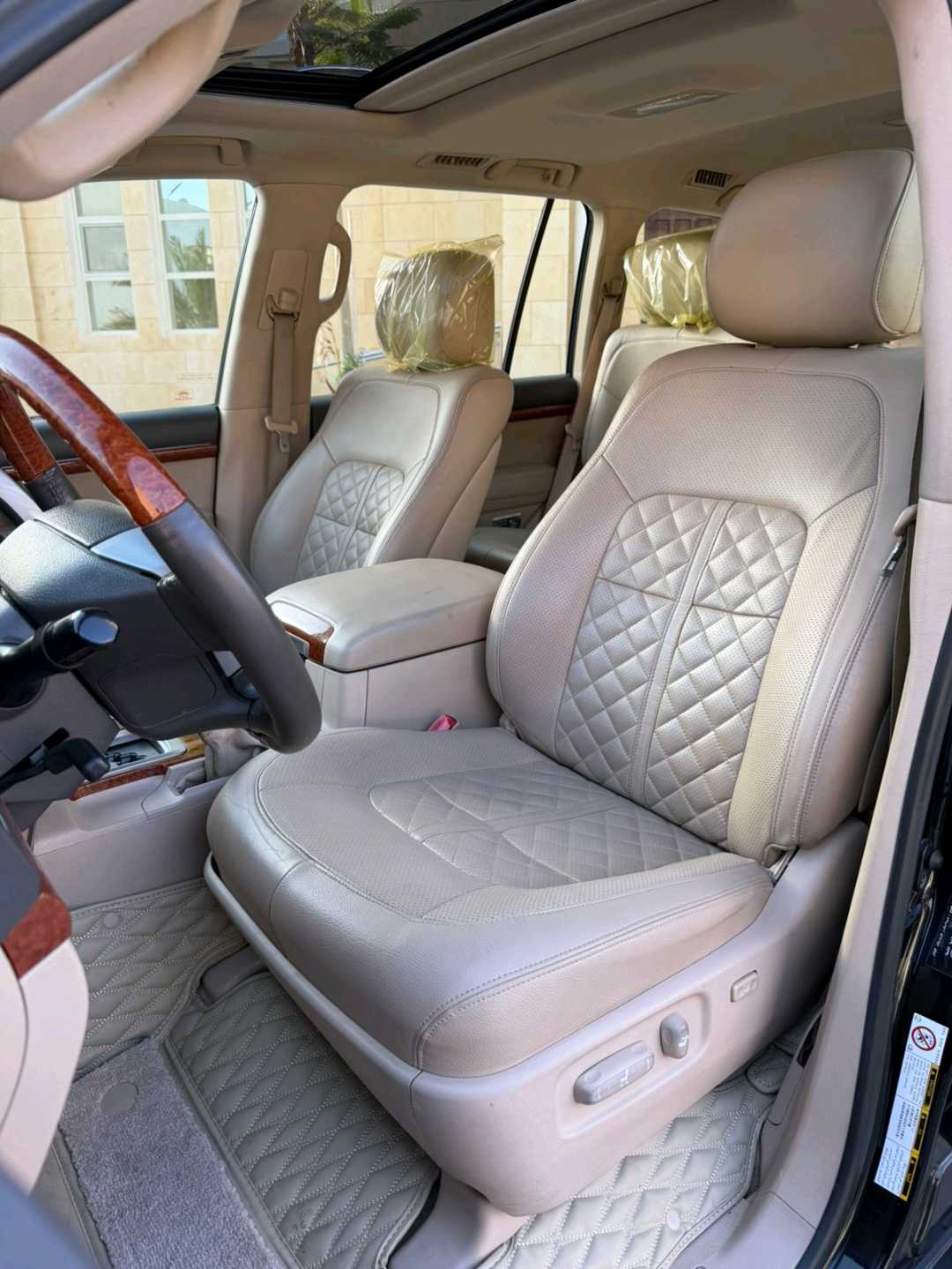 Car Image 2015 TOYOTA LAND CRUISER GX.R