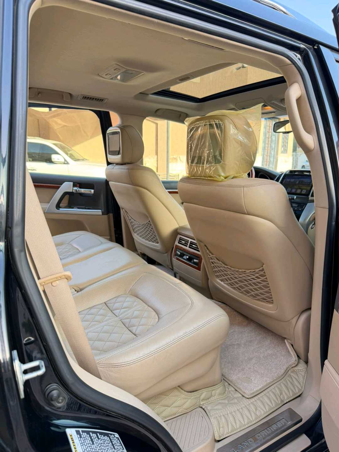 Car Image 2015 TOYOTA LAND CRUISER GX.R