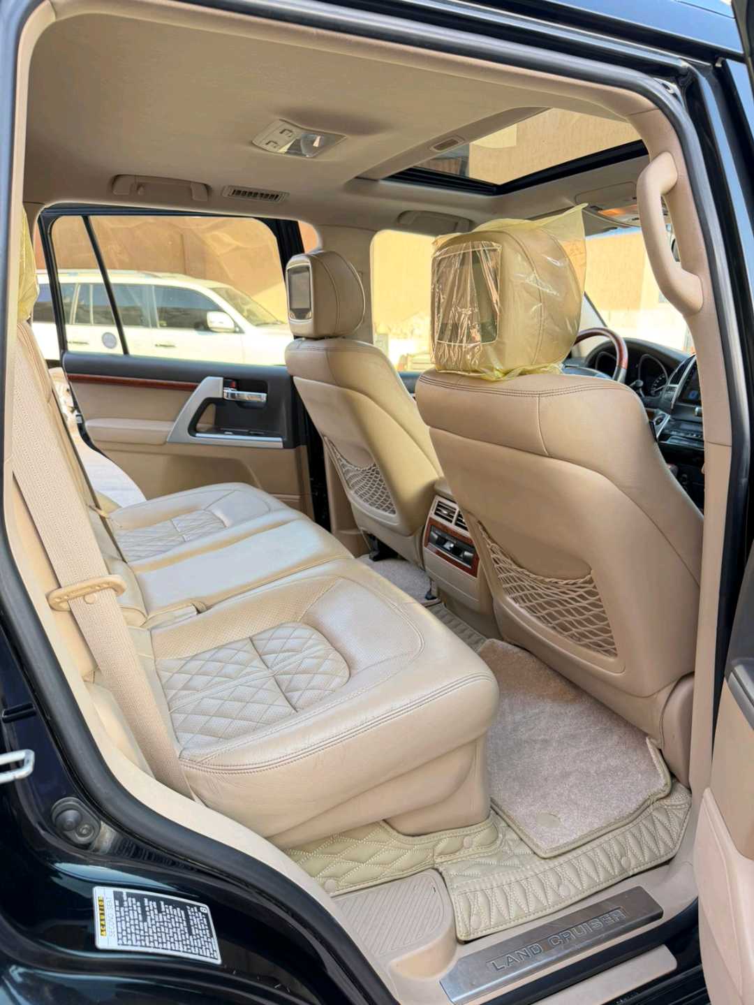 Car Image 2015 TOYOTA LAND CRUISER GX.R