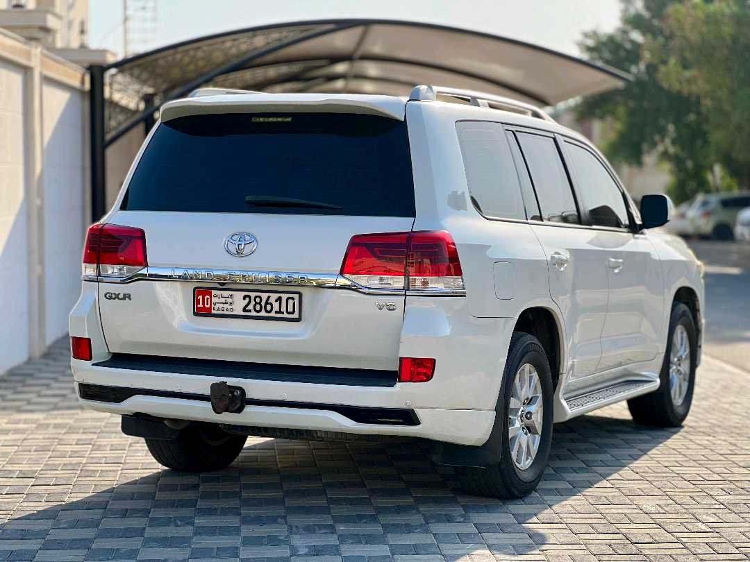 Car Image 2016 TOYOTA LAND CRUISER GX.R