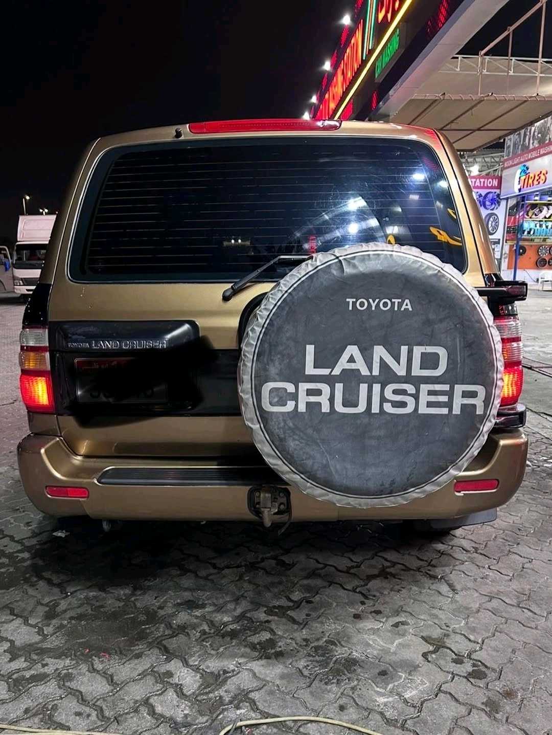 Car Image 1999 TOYOTA LAND CRUISER VX.R