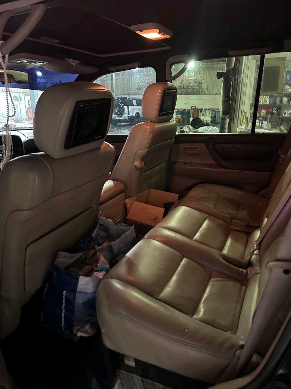 Car Image 1999 TOYOTA LAND CRUISER VX.R