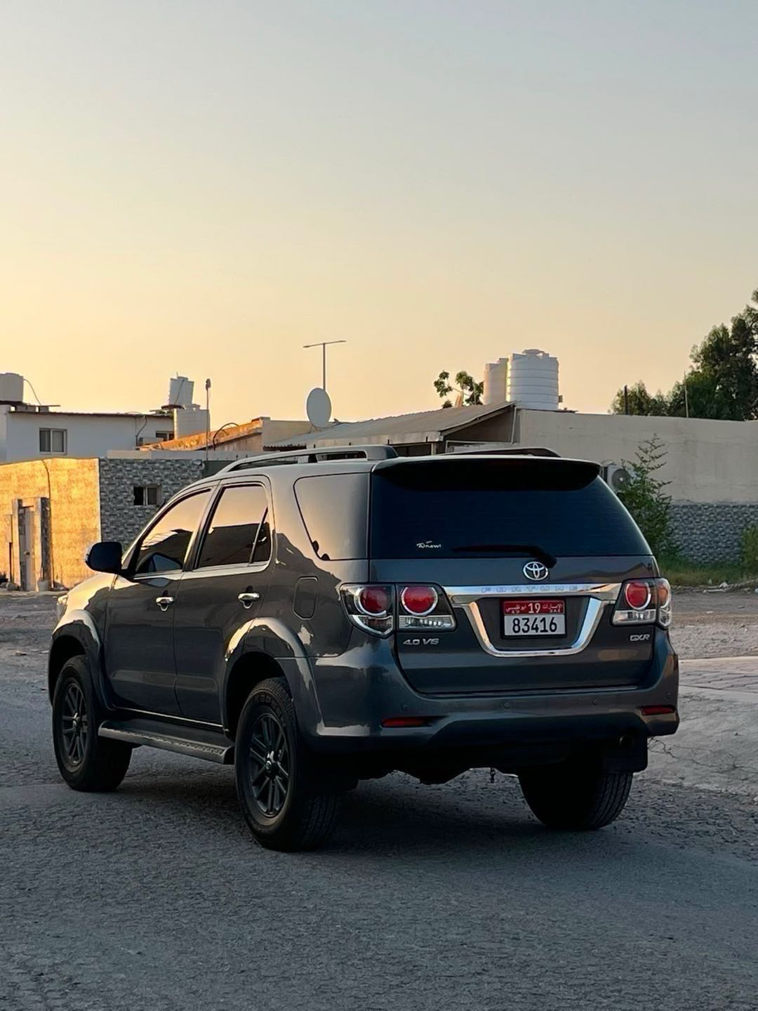 Car Image 2015 TOYOTA FORTUNER 