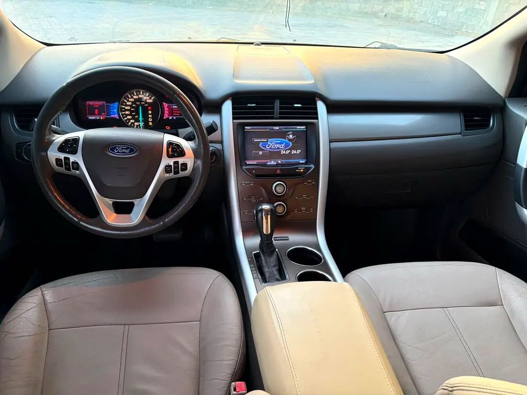 Car Image 2013 FORD EDGE 