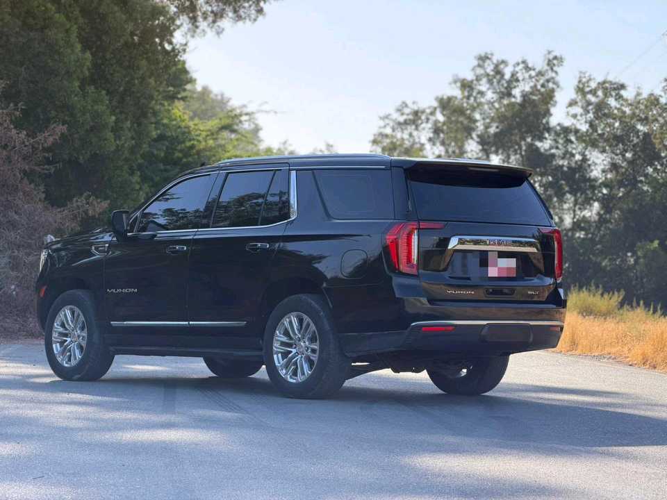 Car Image 2023 GMC YUKON SLT