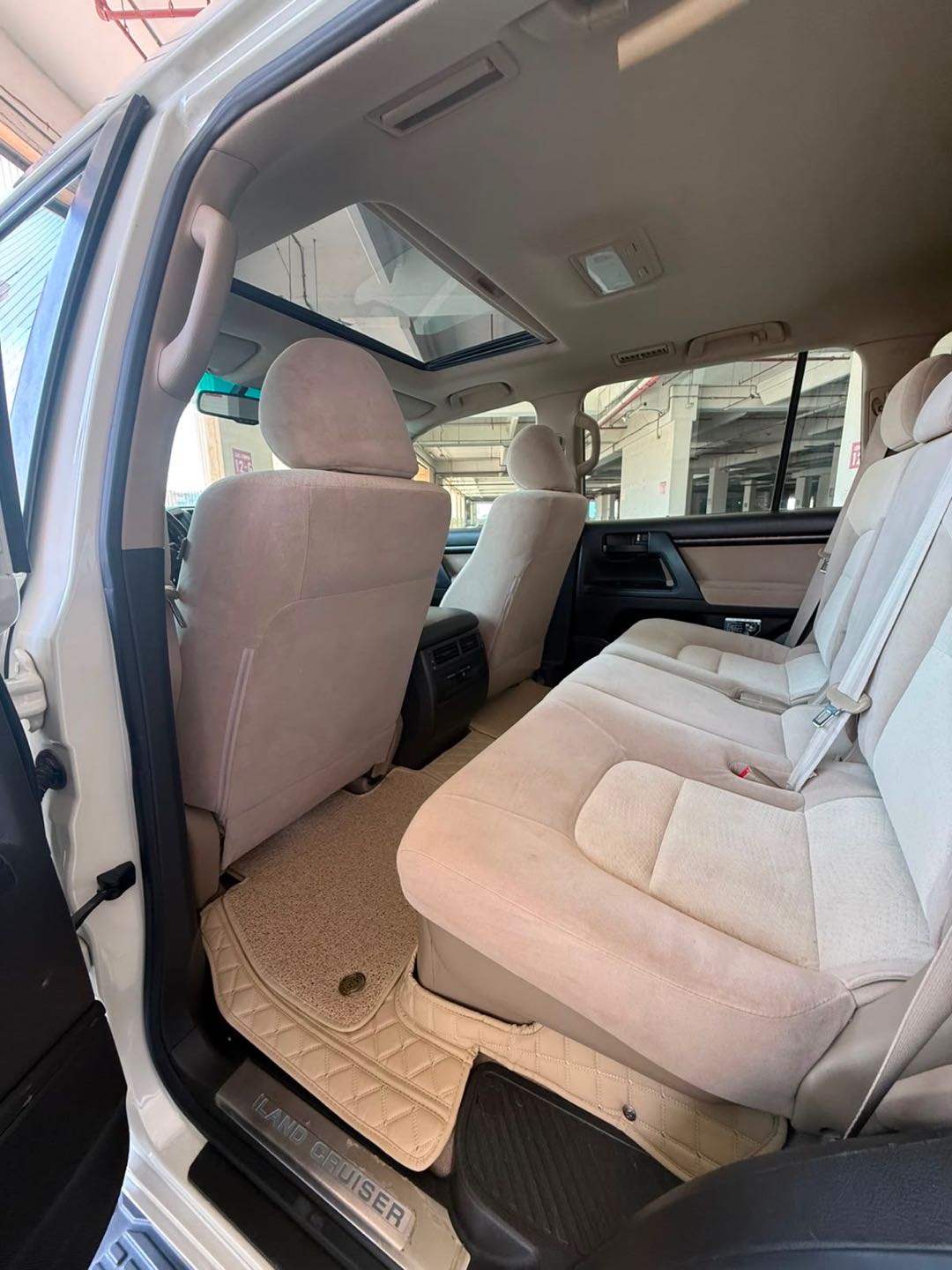 Car Image 2010 TOYOTA LAND CRUISER GX.R