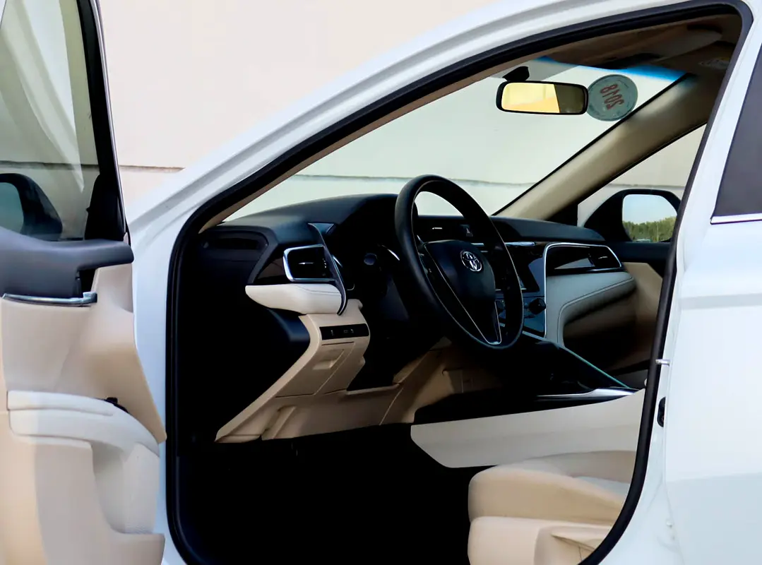Car Image 2019 TOYOTA CAMRY S