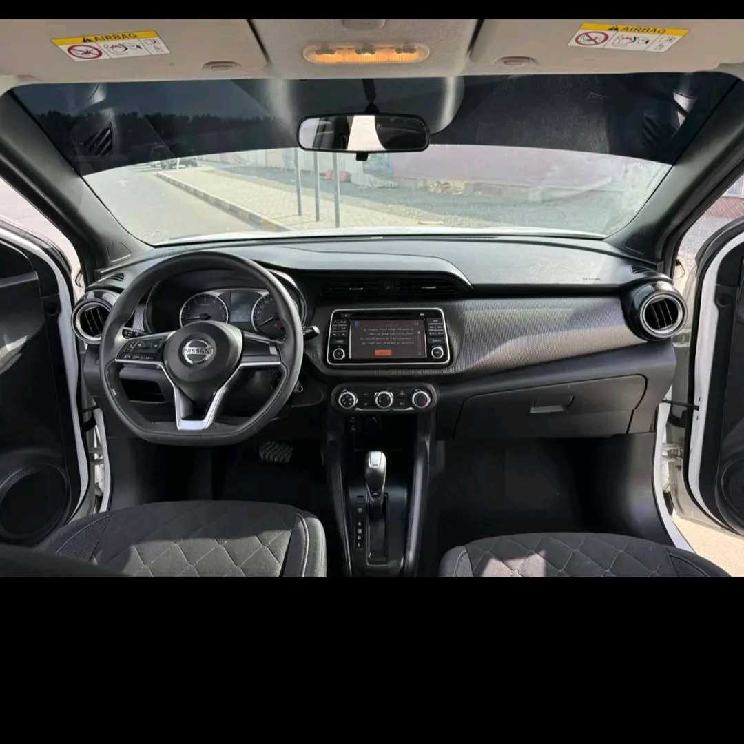 Car Image 2019 NISSAN KICKS 