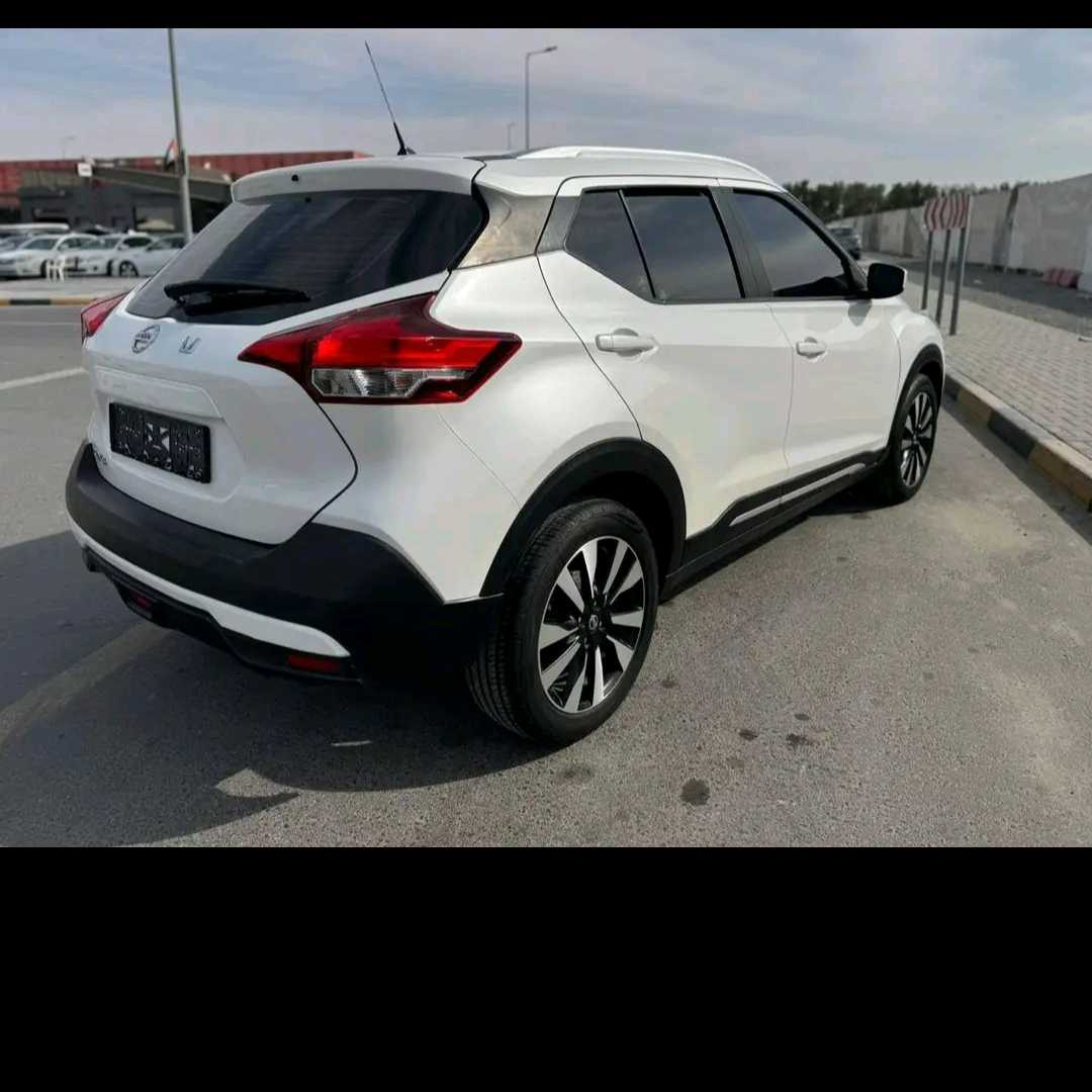 Car Image 2019 NISSAN KICKS 