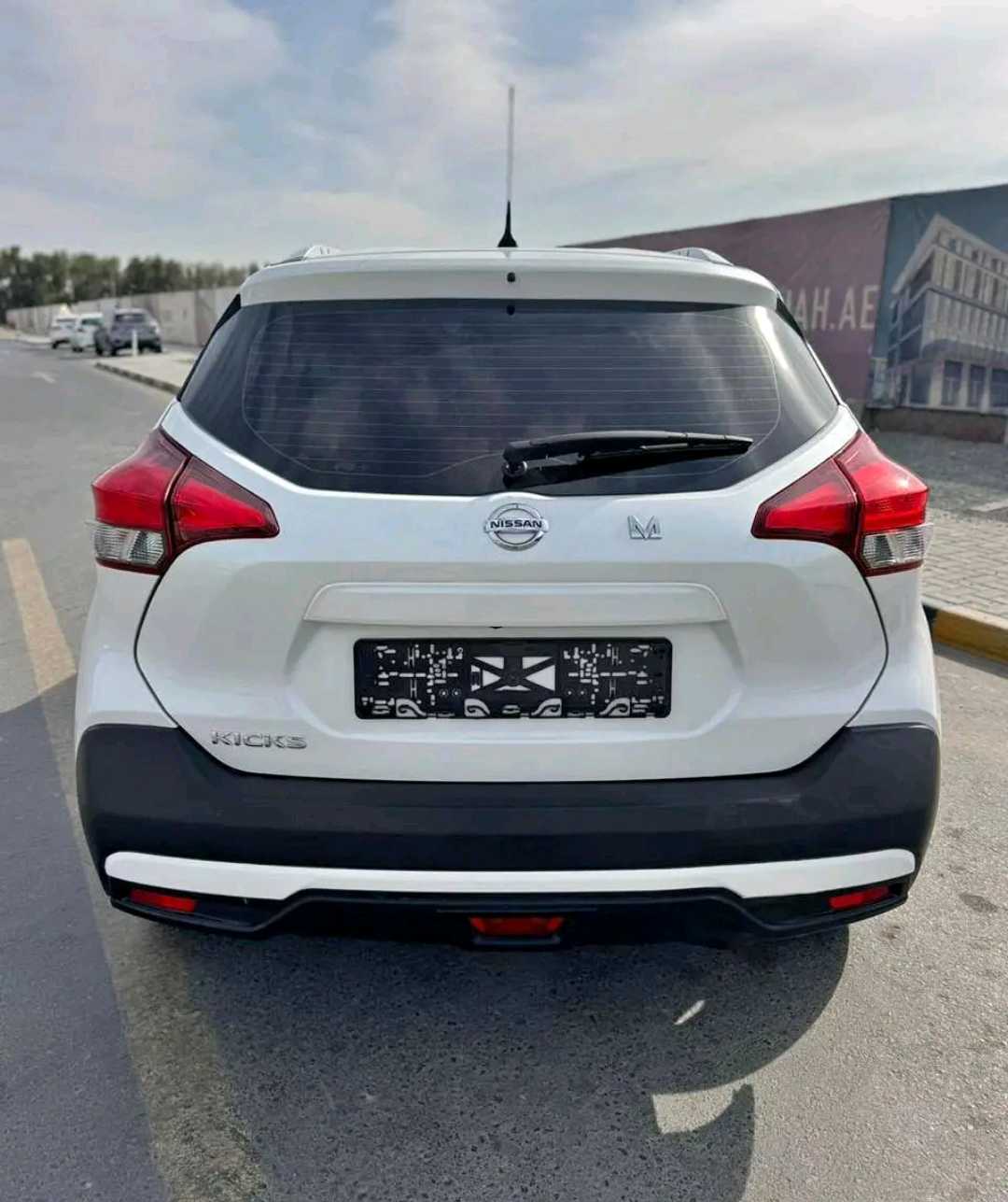 Car Image 2019 NISSAN KICKS 