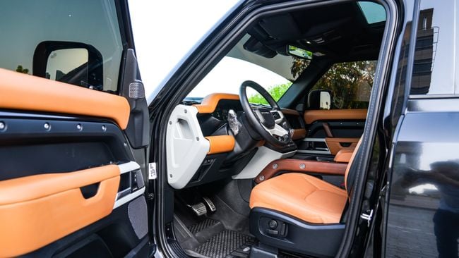 Car Image 2024 LAND ROVER DEFENDER 110 X