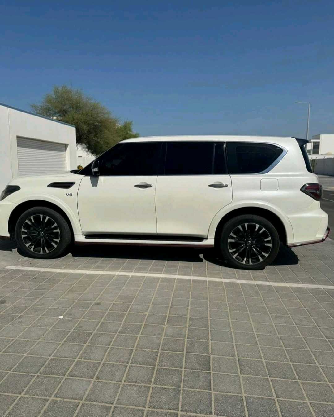 Car Image 2016 NISSAN PATROL Nismo