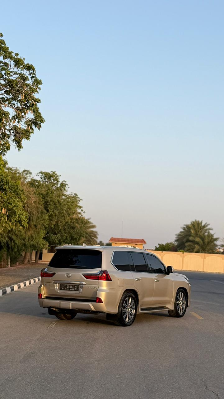 Car Image 2016 LEXUS LX 570