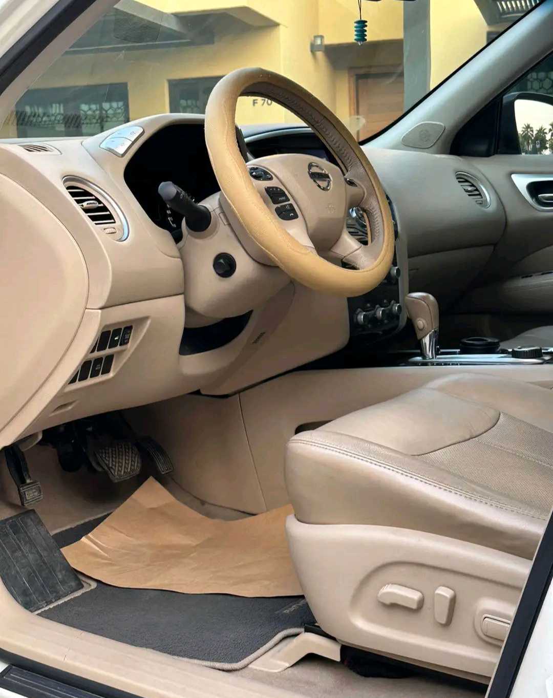 Car Image 2014 NISSAN PATHFINDER SL