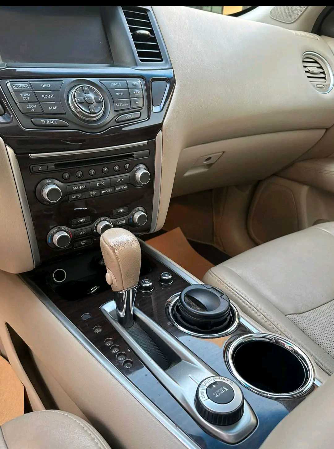 Car Image 2014 NISSAN PATHFINDER SL