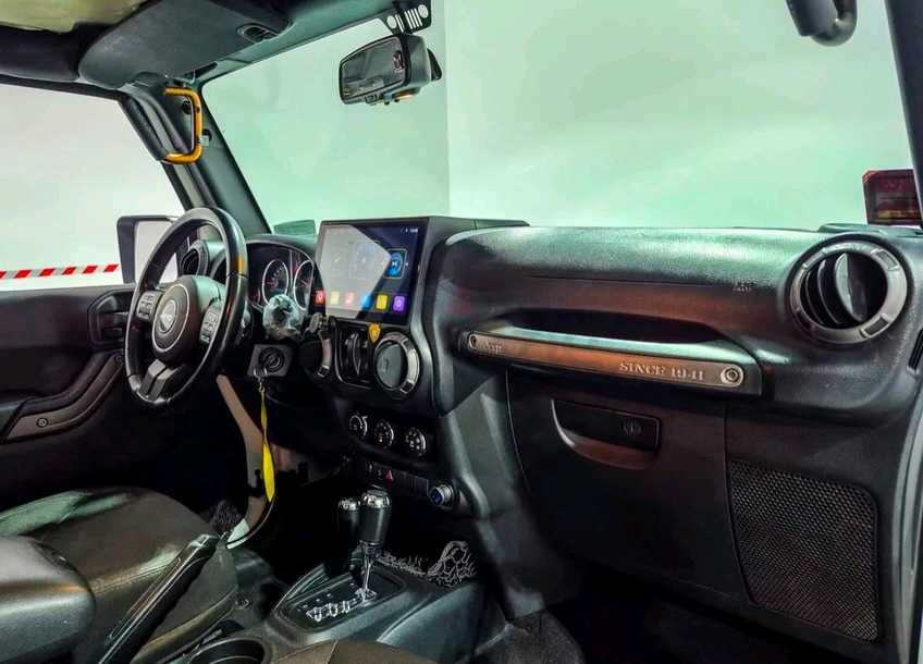 Car Image 2018 JEEP WRANGLER Willys