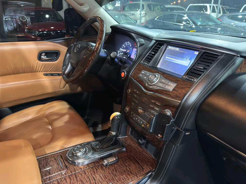 Car Image 2017 NISSAN PATROL Platinum