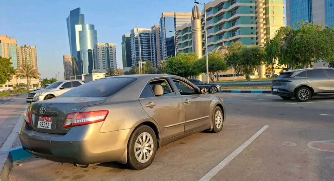 Car Image 2011 TOYOTA CAMRY GL