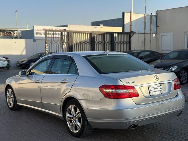 Car Image 2010 MERCEDES E Class 500