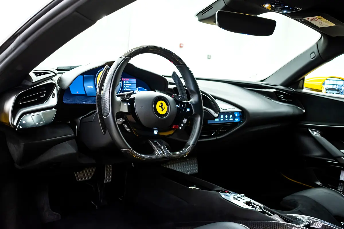 Car Image 2022 FERRARI SF90 
