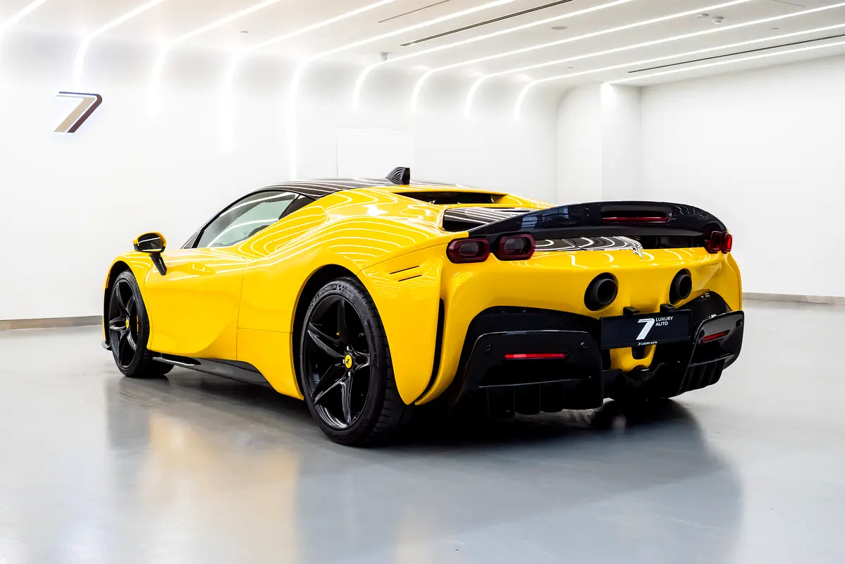 Car Image 2022 FERRARI SF90 